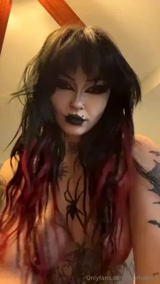 Yourhotm.f — video