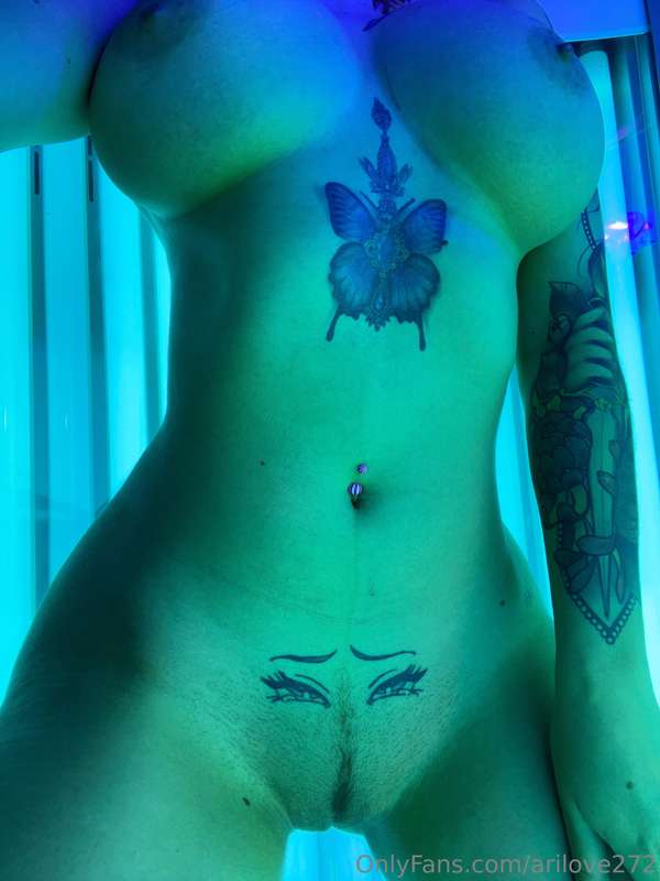 Jerk it to my body baby, I wanna be covered like it’s sunscr..
