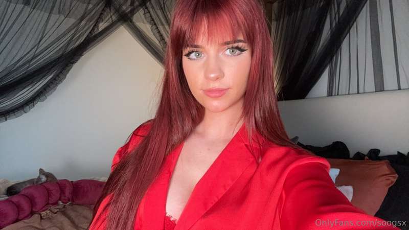 shud i go back to red? :3
