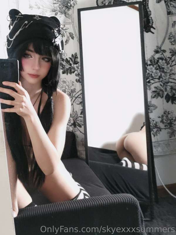 My eyes are up here ;)