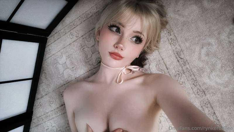 Heyyy (with slightly creepy ghostly rizz) Guess what cosplay..