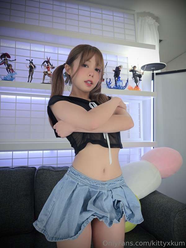 ⊱・ part 2・⊰breeding material? ♡⊱ ─────────────── ⊰