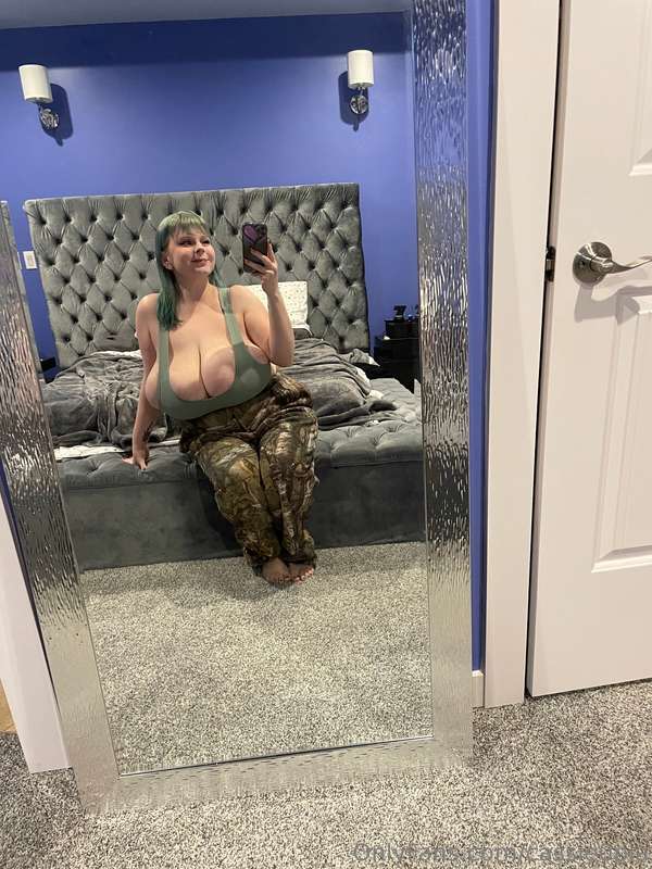 What I wore to do chores and what I’m wearing to seduce my m..