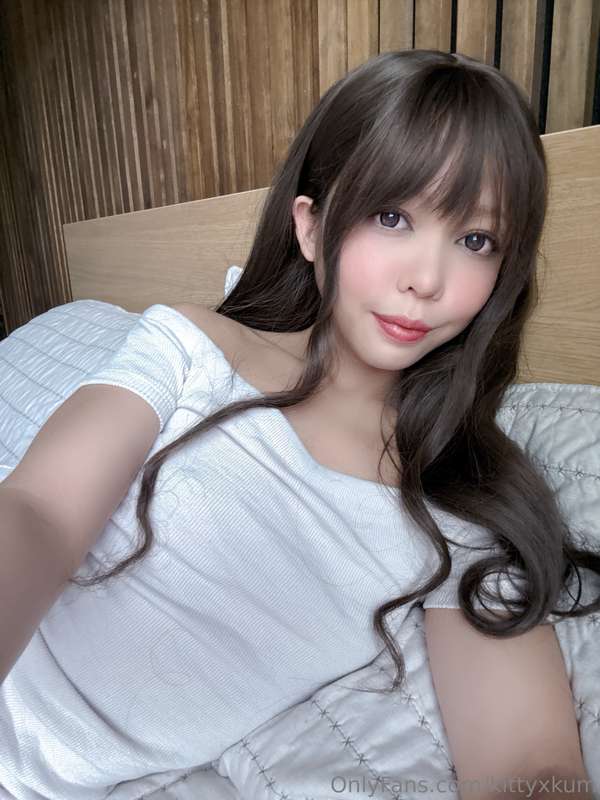 ⊱・♡・⊰can i help you get nice and comfortable in bed?⊱ ──────..