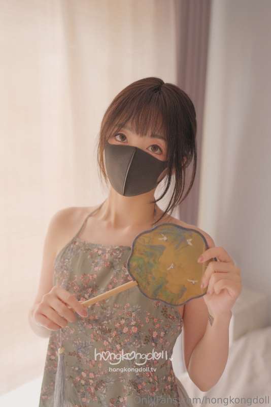 想看我都脱掉吗？Wanna see me stripping it down?