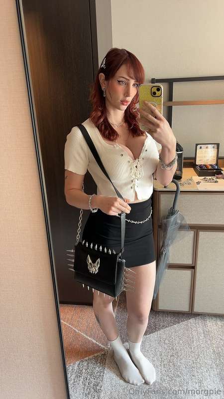 do you like my outfit?? 🥰